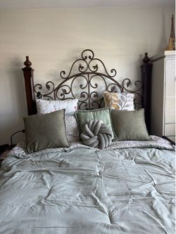 Queen Bed (w/frame & mattress)
