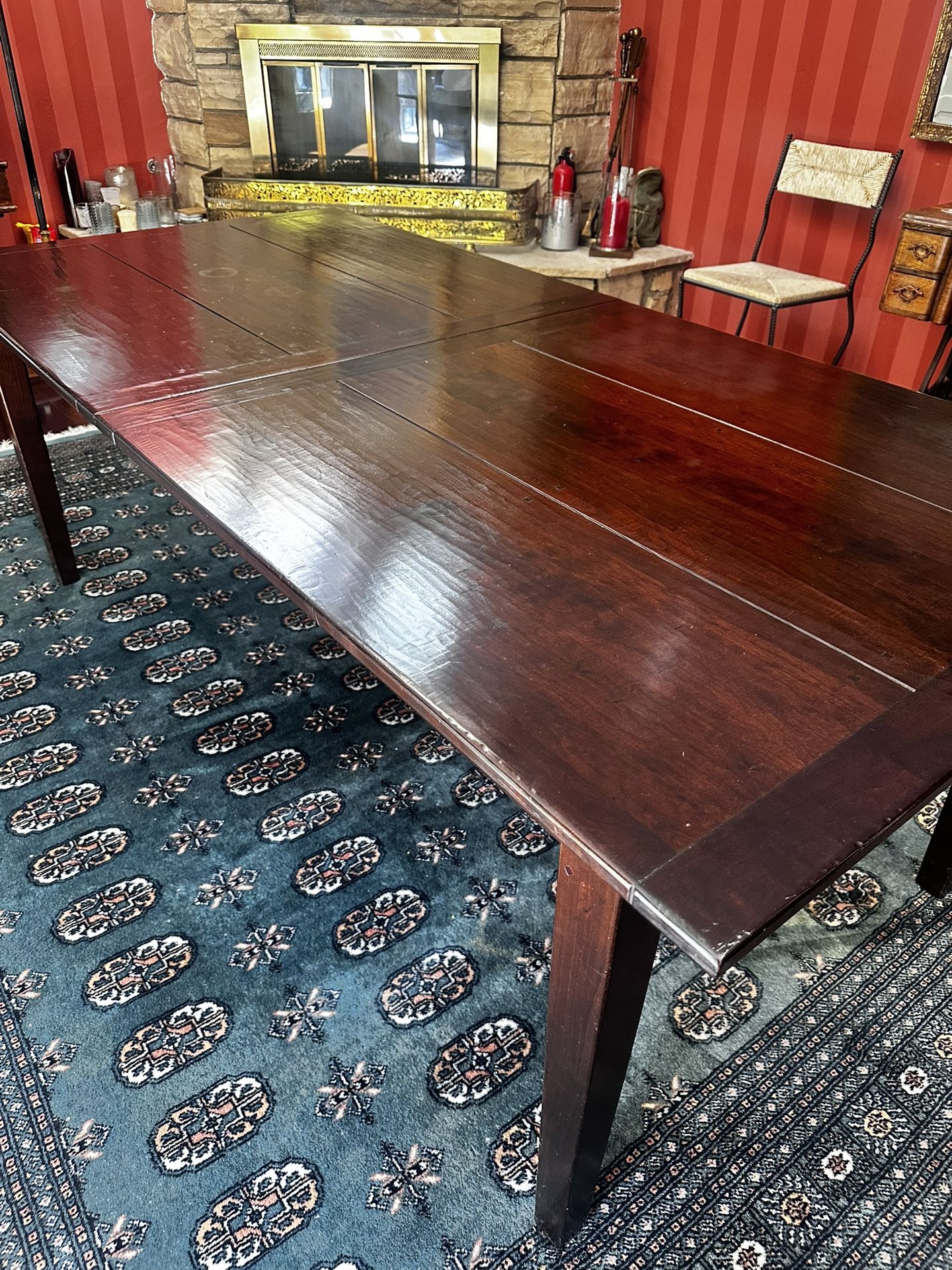 Crate And Barrel Table And 6 Chairs With 2 Leafs