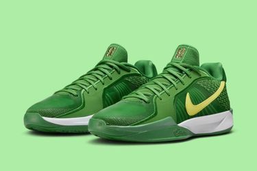 New Nike Sabrina 2 Green Yellow Oregon Ducks Color HQ4344-300 Womens 10.5 Mens 9