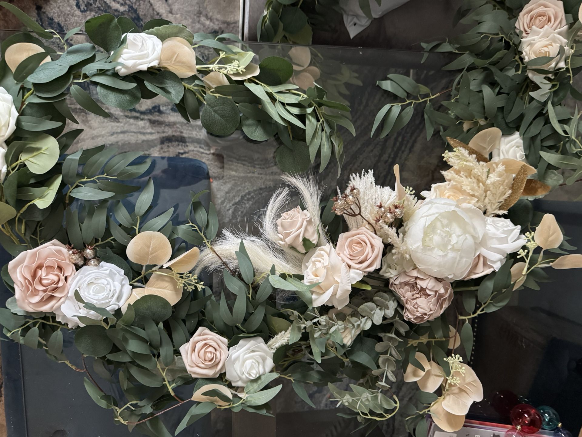 Ling's Moment 9FT Eucalyptus And Willow Leaf Garland in white and beige