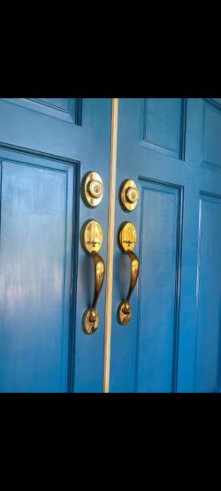 Kwikset Chelsea Double Door Set 