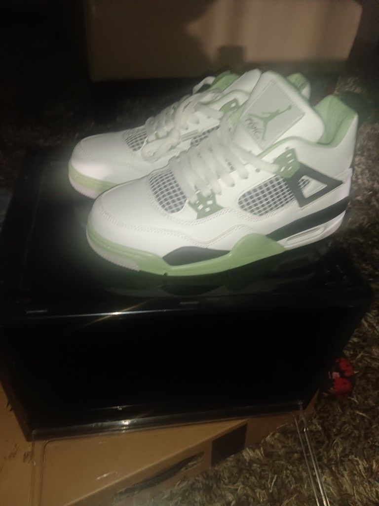 Retro 4's