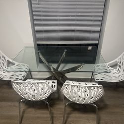 Kitchen / Dining Table