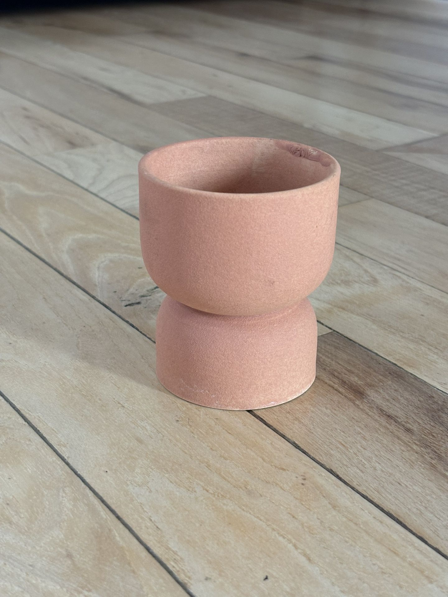 Cute ceramic pot - 3.25” diameter