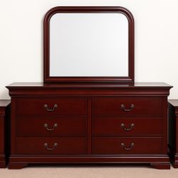 Wooden Dresser with Mirror + 2 Matching Nightstands – Solid & Functional