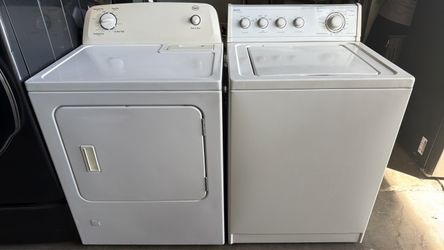 Set of washer and dryer