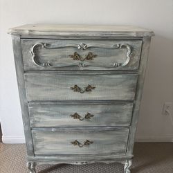 Dresser- 4 drawers