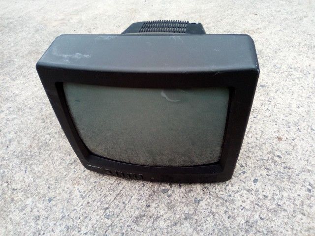 Vintage Daewoo Tv 13 Inch Black