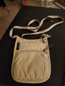 FORCLAZ SECURE NECK WALLET - BEIGE