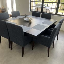Very High End Table With 8 Chair