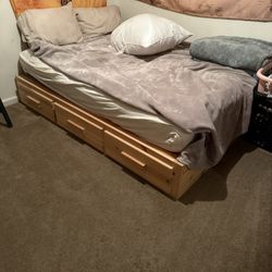 Montana Wood full size bed platform with six drawers for storage