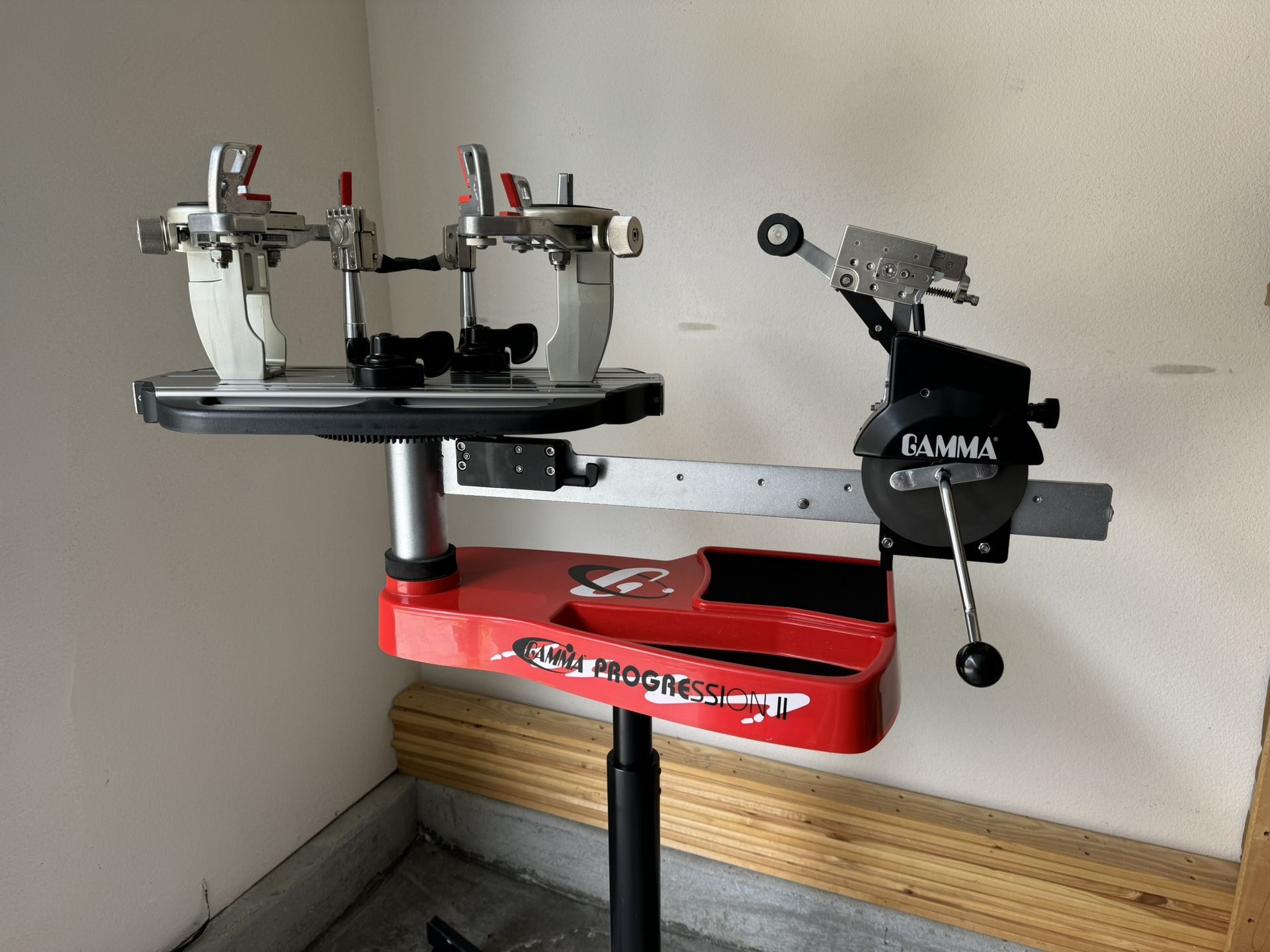 Gamma Progression II - Tennis Stringing Machine