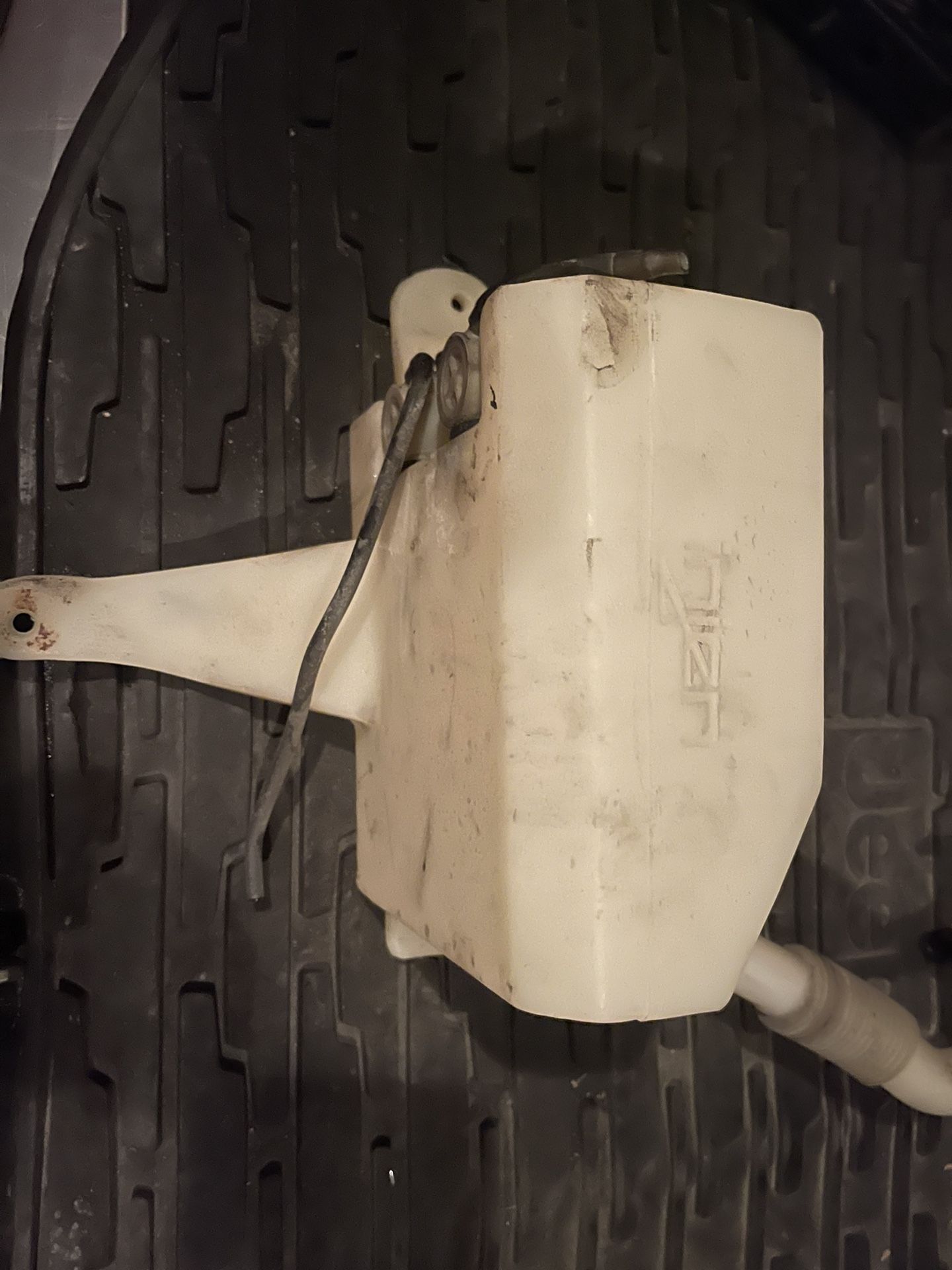 02-06 Rsx Injen Washer Fluid Reservoir