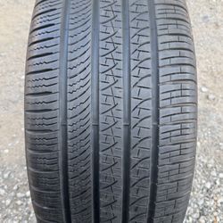 Pirelli Runflat 265/40/21  (1) Tire 