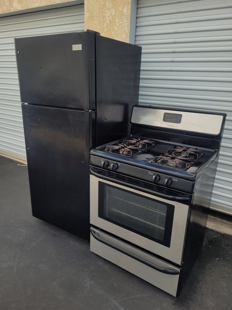 Frigidaire Apartment Size Refrigerator And Gas Stove