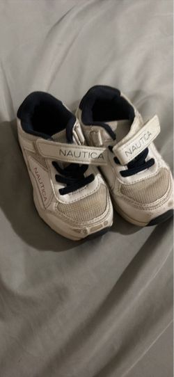 Toddler tennis shoes