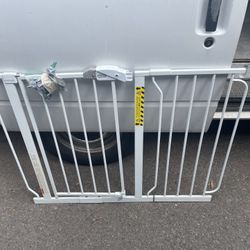 Dog Or Kid Gates With Hardware 