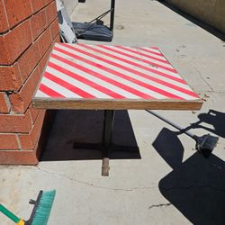 TGI Friday Table