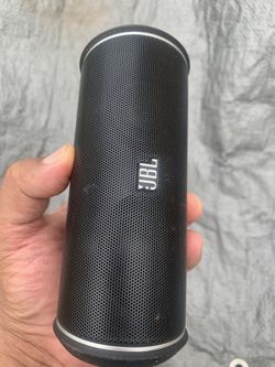 **FOR PARTS ** JBL FLIP2 WIRELESS BLUETOOTH SPEAKER 