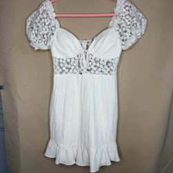 One and Only White Puff Sleeve Dress w/Floral Lace Detail Mini Size M