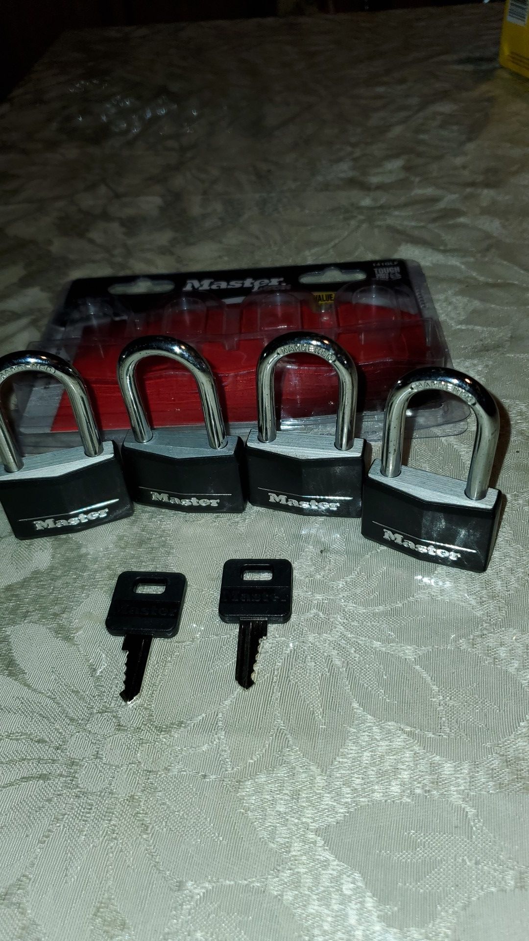 MASTER LOCK LOS 4POR 15 DÓLARES