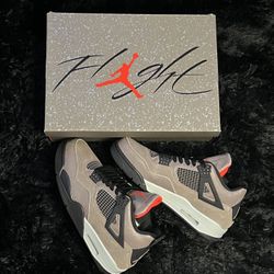 Jordan 4 Retro Taupe Haze 