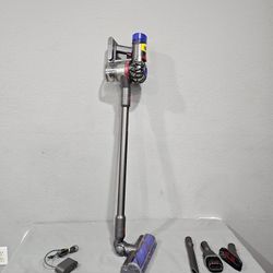 dyson V7 cordless  stick vacuum  cleaner  lightweight