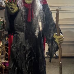 Witch Spell Casting Animatronic 