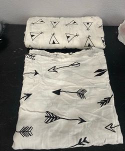 Blanket to wrap the baby