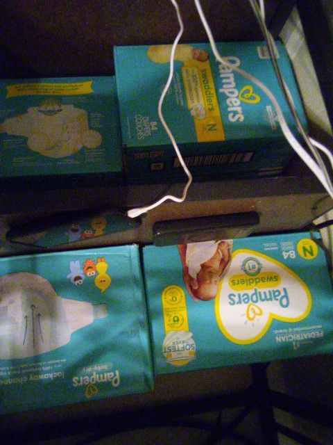 pampers diapers and wipes