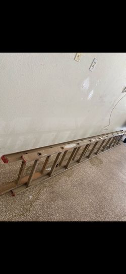 Extendable work ladder