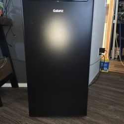 Galantz Mini Fridge