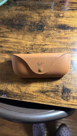 Ray-Ban meta charging case