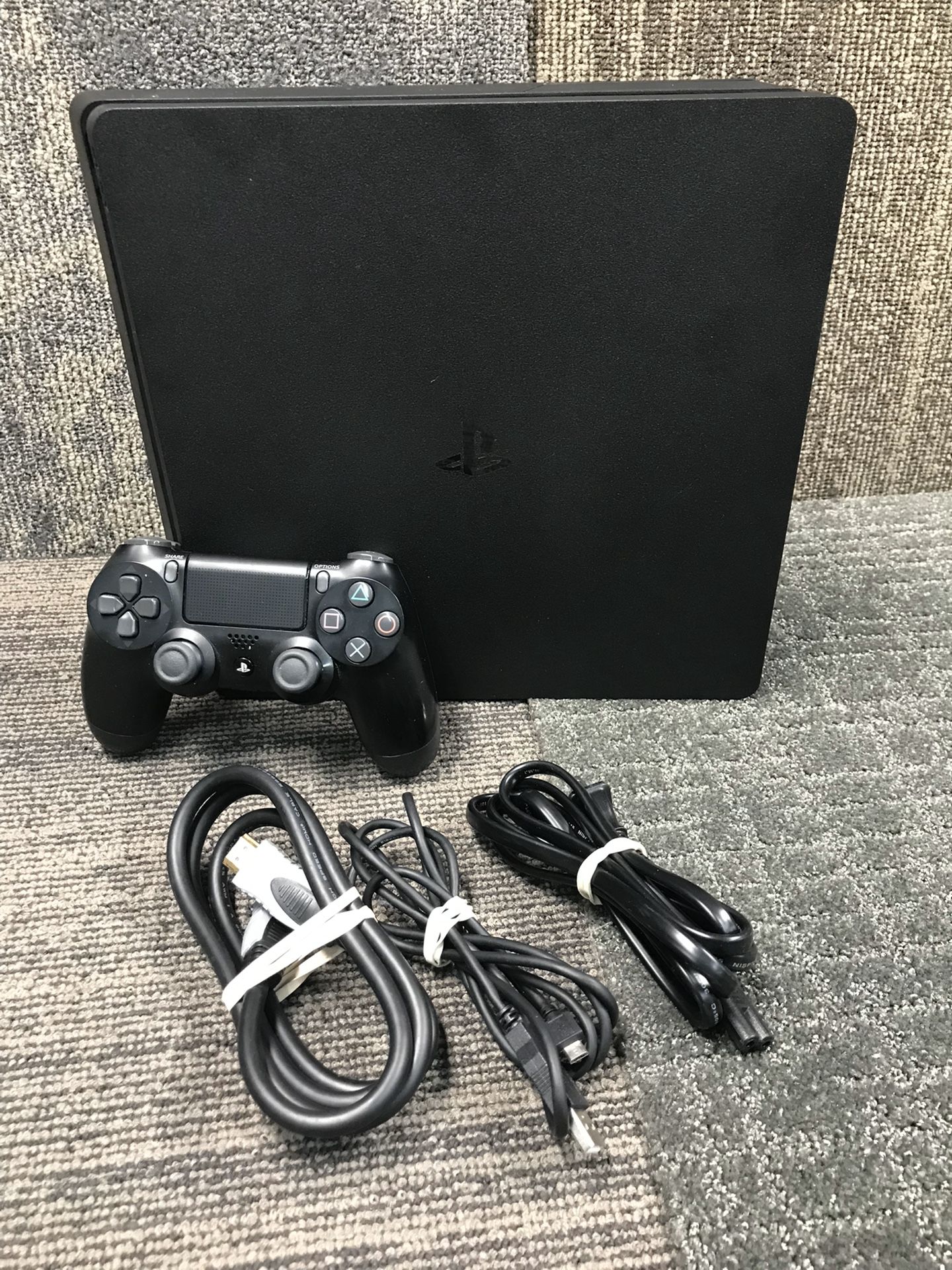 1Tb - PS4 Slim - Cables & Controller Included.