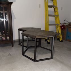 cocktail/coffee tables