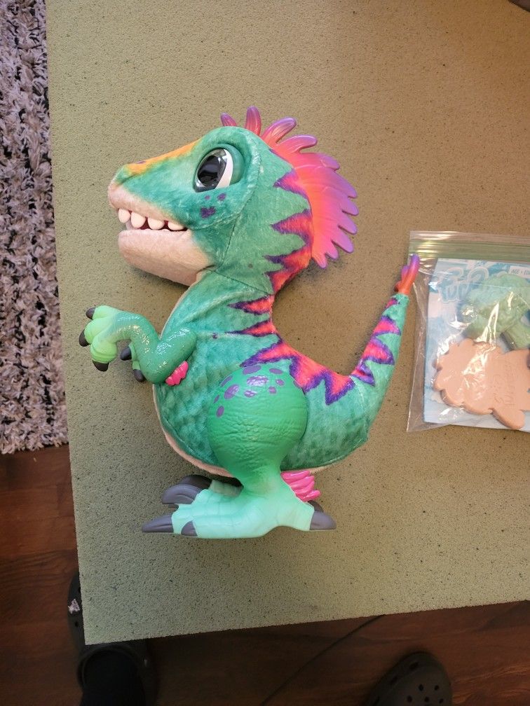 FurReal Munchin Rex