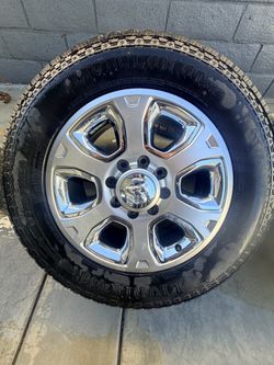 LT285/60R20 Tire on Chrome Wheel