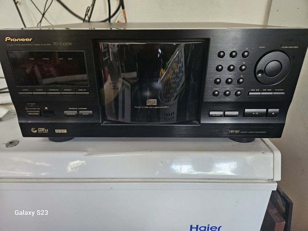 Pioneer PD-F1009 301 disc Cd Player