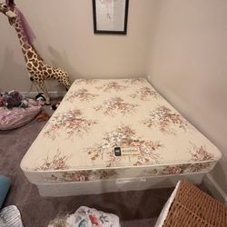 Full Size Bed Mattress And Box Spring 