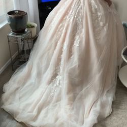 Wedding dress 