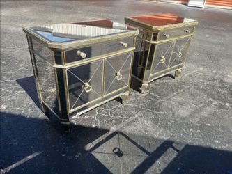 LUXURY LOOK โข GORGEOUS SET โข POWER SALE! โจLarge Nightstands