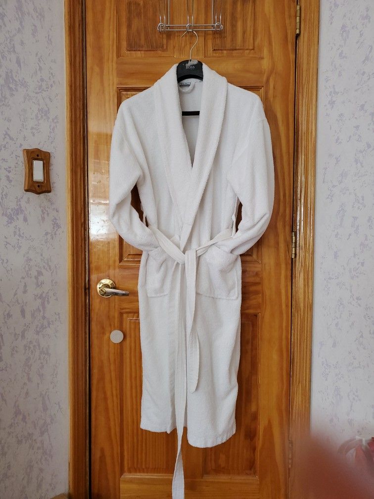 D.K. Dk Bathrobe bath robe XL Cotton Shawl collar Pockets Belt loops Long sleeves White Machine wash Made in Turkey
Brand Dk textile
Fabric 100% co