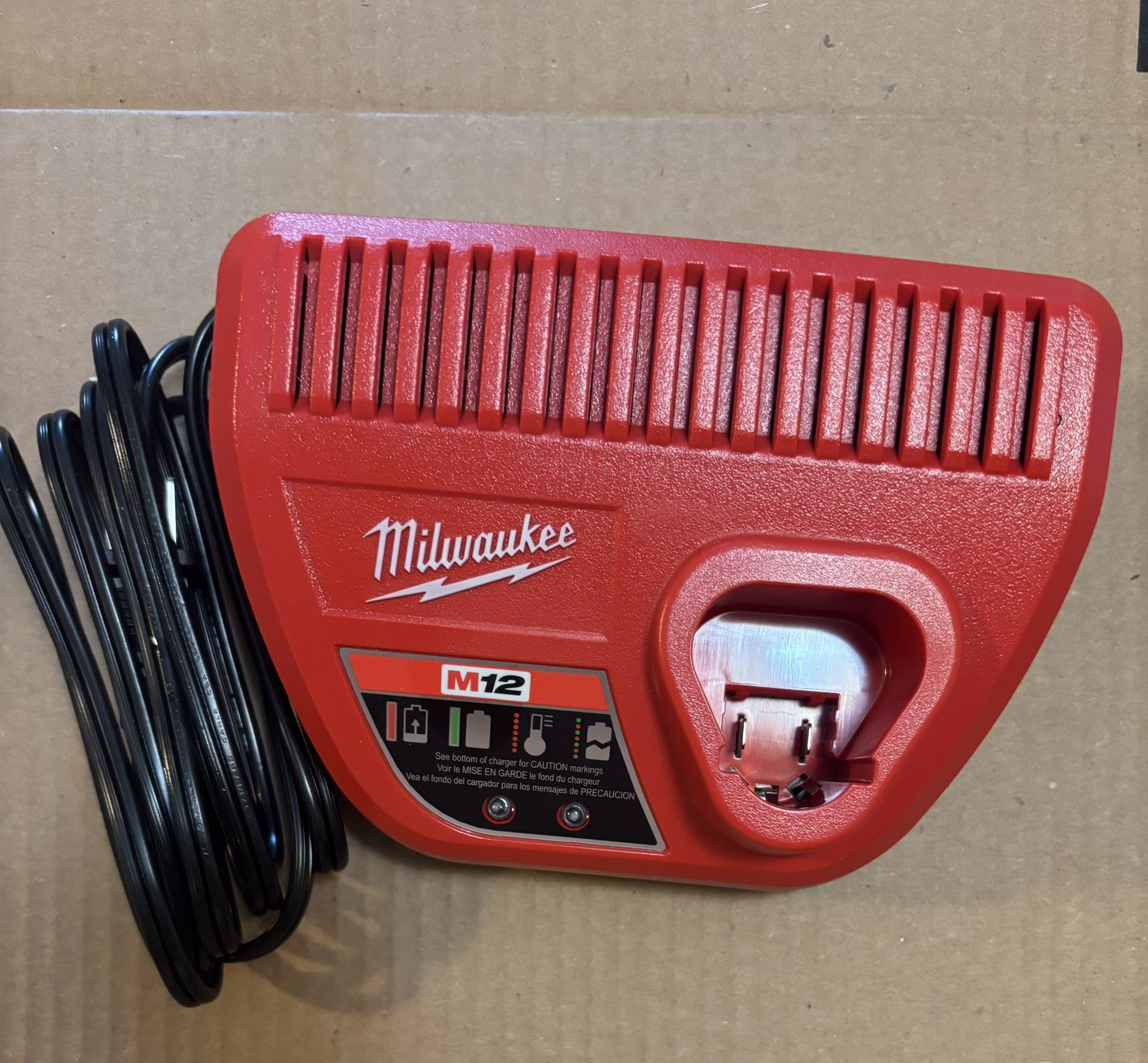 Milwaukee M12 Battery Charger