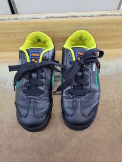 Kids puma shoes size 1C