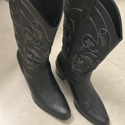 Woman Boots 9.5