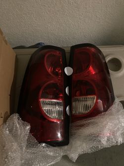 Silverado Tail Lights 05