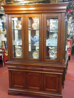 Gorgeous China Cabinet 