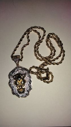 Iced Out Lion With Gold Rope Chain