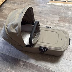 Joolz aer bassinet.