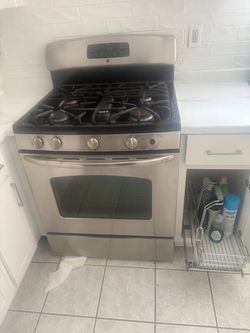 Oven with a dial broken still good overall though